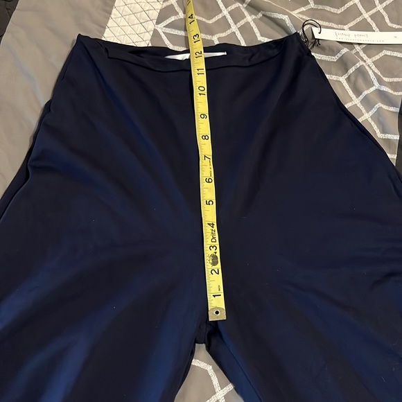 ✨Susana Monaco✨ NEW Navy Flare Leg Stretch Pants Size Small/4 Sample Piece Vacay - Picture 14 of 16